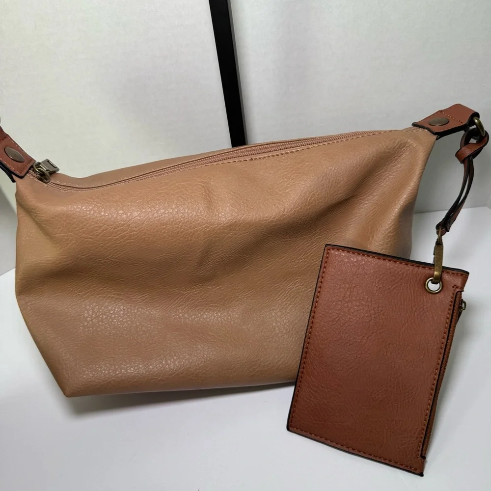 Vintage G.H. Bass & Co. Beige Tote Satchel Bag with Removable Pouch And Wristlet